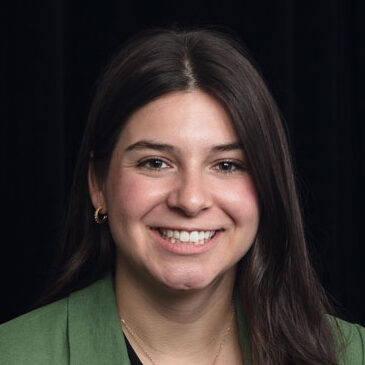 Emma Houston Headshot Wide Aspect Ratio 1 1